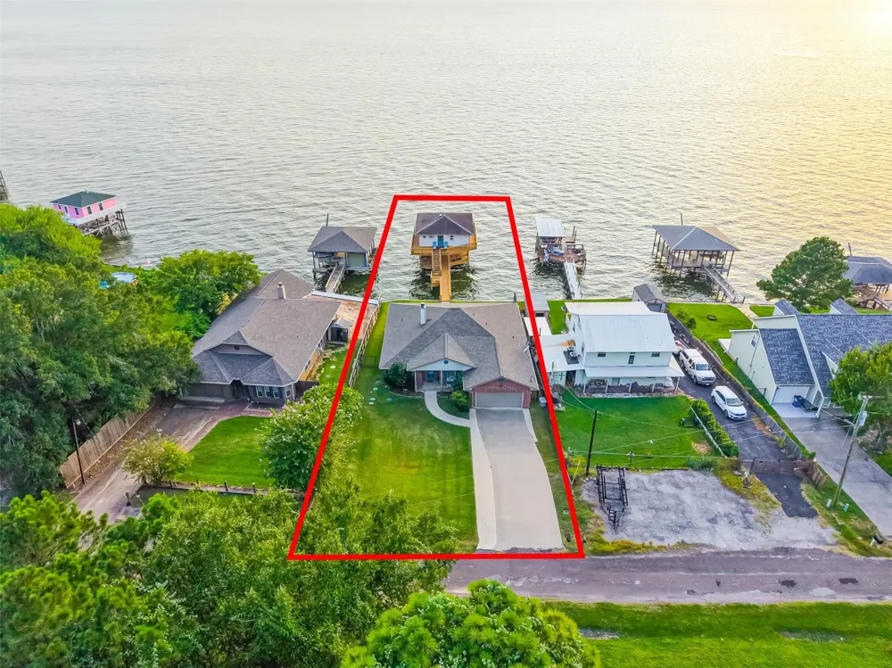 200 Little Dove Livingston, TX 77351
