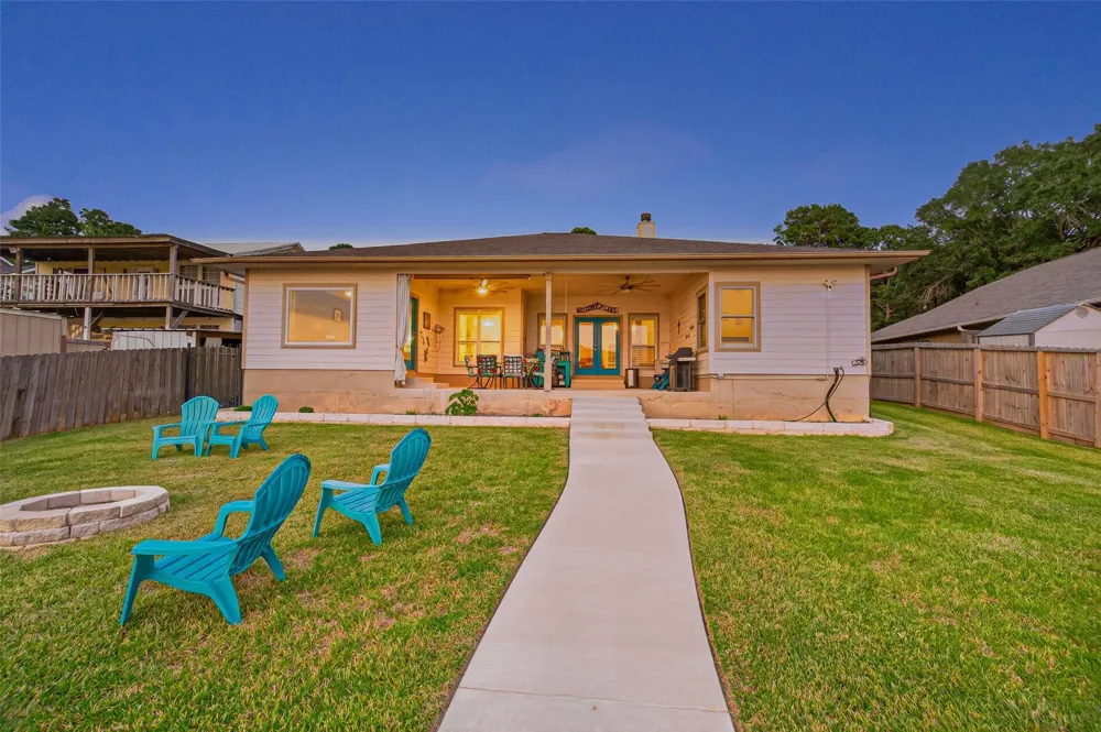 200 Little Dove Livingston, TX 77351