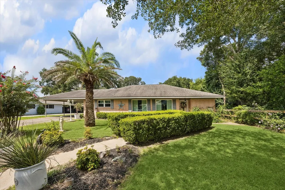 1011 Atchison Street Sealy, TX 77474