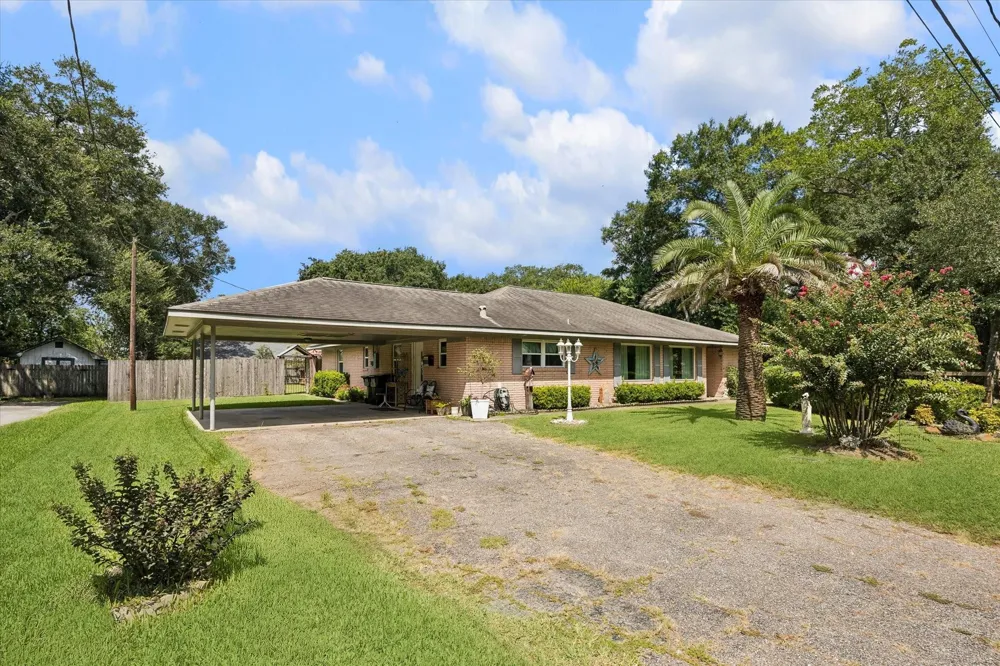 1011 Atchison Street Sealy, TX 77474