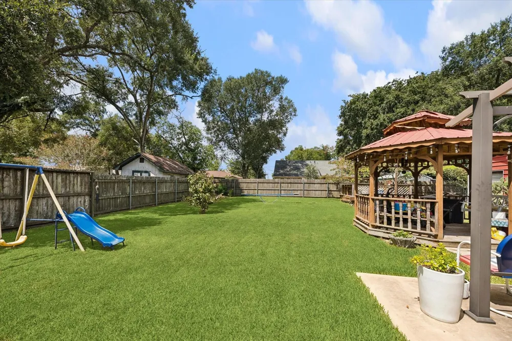 1011 Atchison Street Sealy, TX 77474