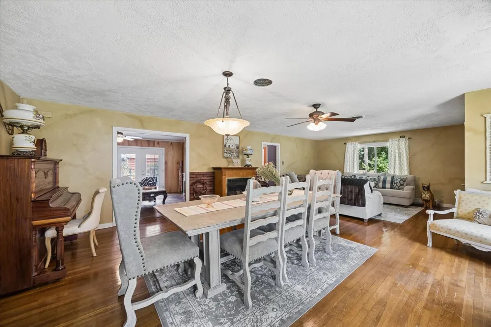 1011 Atchison Street Sealy, TX 77474