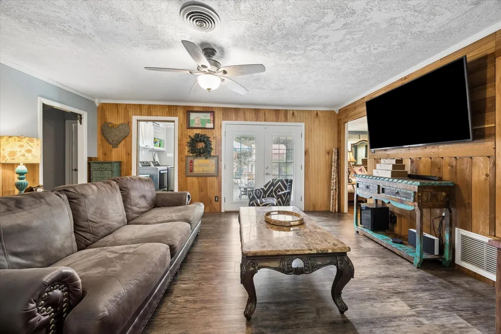 1011 Atchison Street Sealy, TX 77474