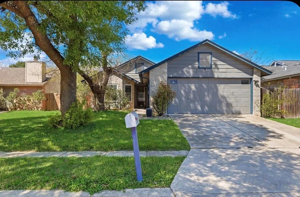 5775 Larkdale Drive San Antonio, TX 78233
