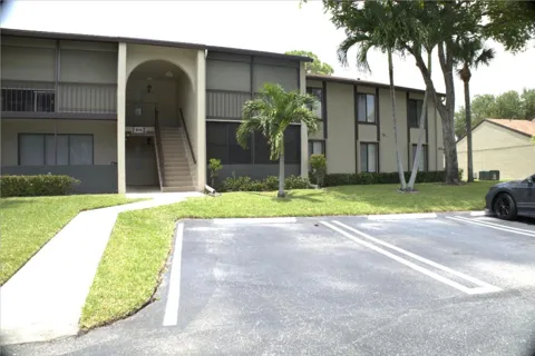 815 Sky Pine Way #D2