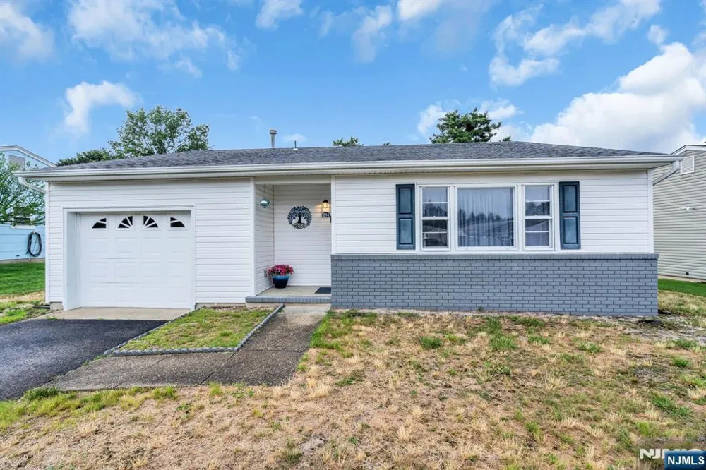 214 Westbrook Drive Berkeley, NJ 08757