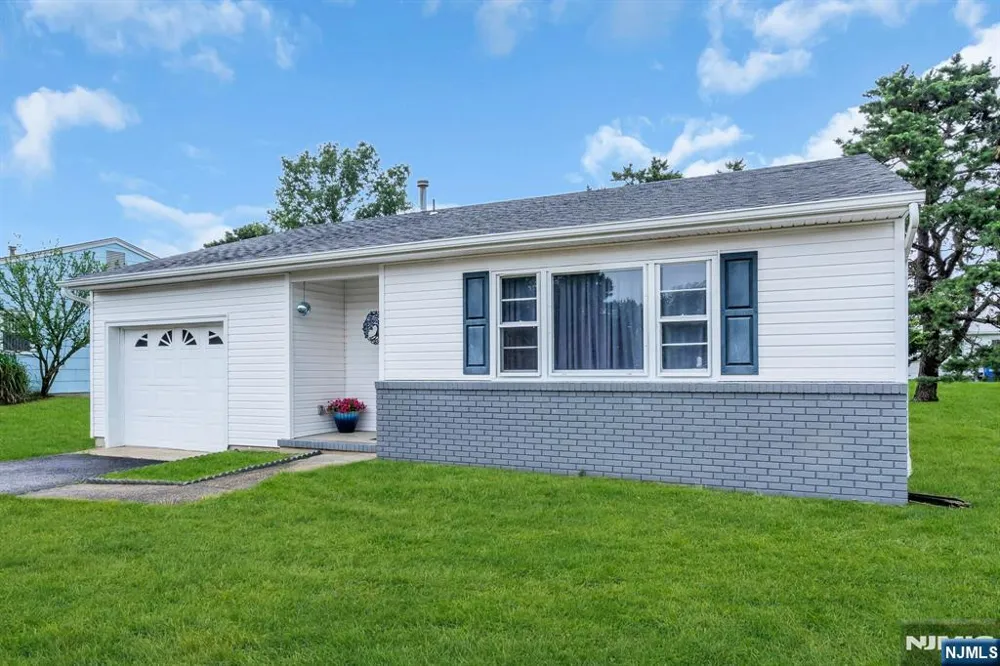 214 Westbrook Drive Berkeley, NJ 08757