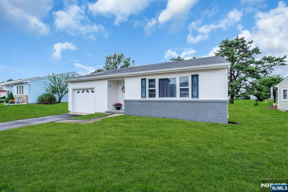 214 Westbrook Drive Berkeley, NJ 08757
