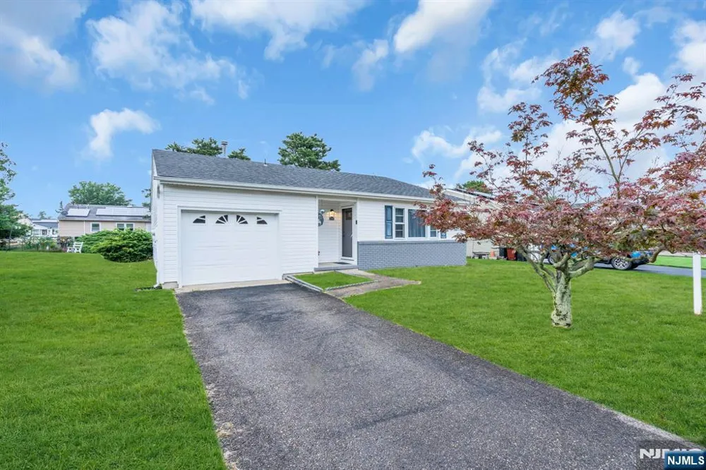 214 Westbrook Drive Berkeley, NJ 08757