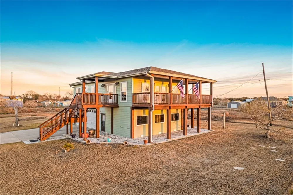 367 ROYAL OAK LANE Rockport, TX 78382