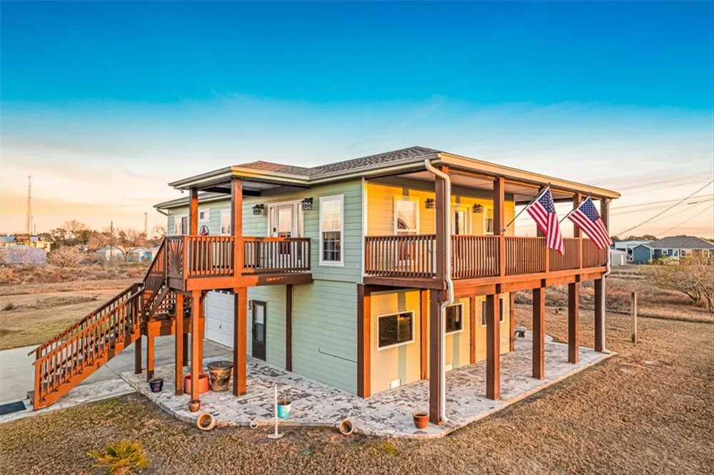 367 ROYAL OAK LANE Rockport, TX 78382