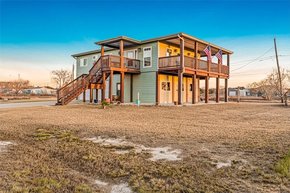 367 ROYAL OAK LANE Rockport, TX 78382