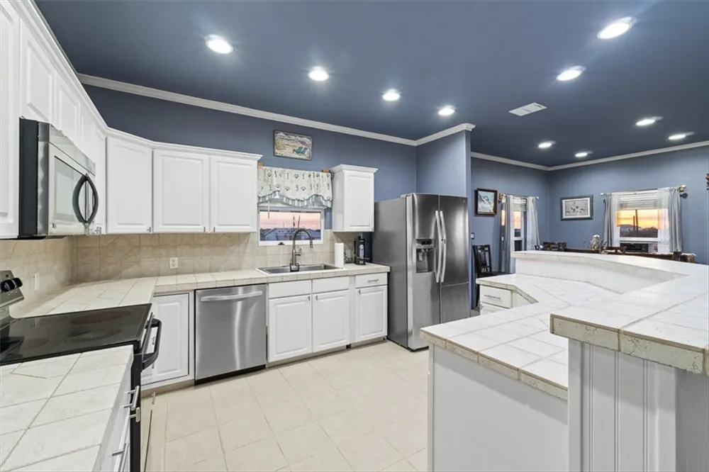 367 ROYAL OAK LANE Rockport, TX 78382