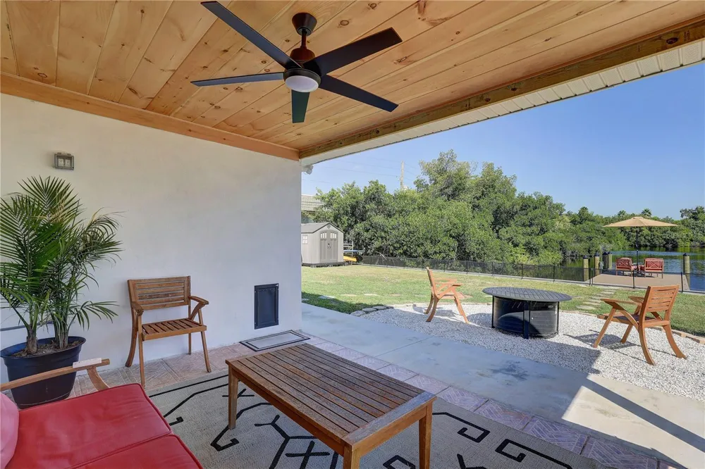 265 96TH AVENUE St Petersburg, FL 33702