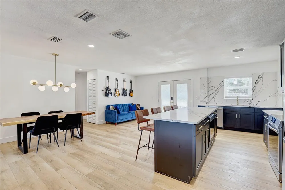 265 96TH AVENUE St Petersburg, FL 33702