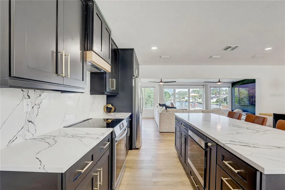 265 96TH AVENUE St Petersburg, FL 33702