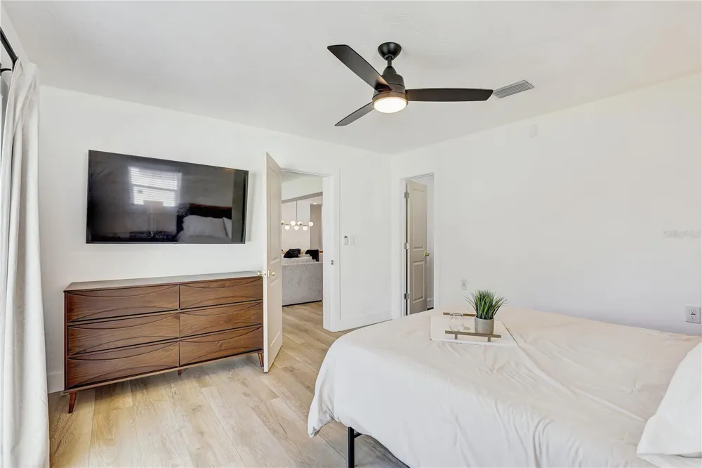 265 96TH AVENUE St Petersburg, FL 33702