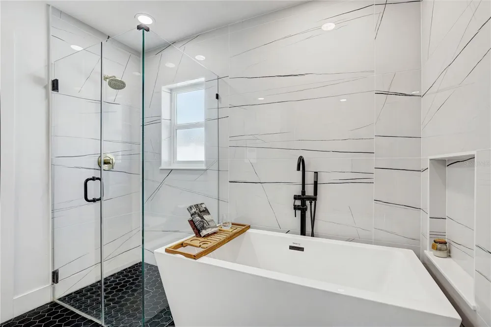 265 96TH AVENUE St Petersburg, FL 33702