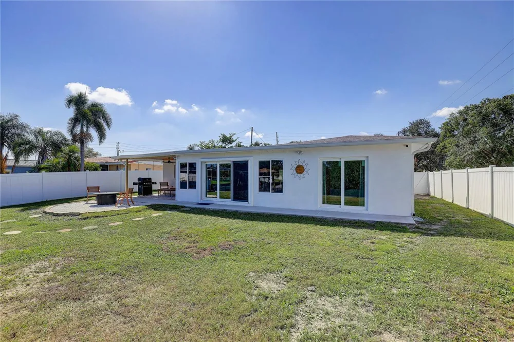 265 96TH AVENUE St Petersburg, FL 33702
