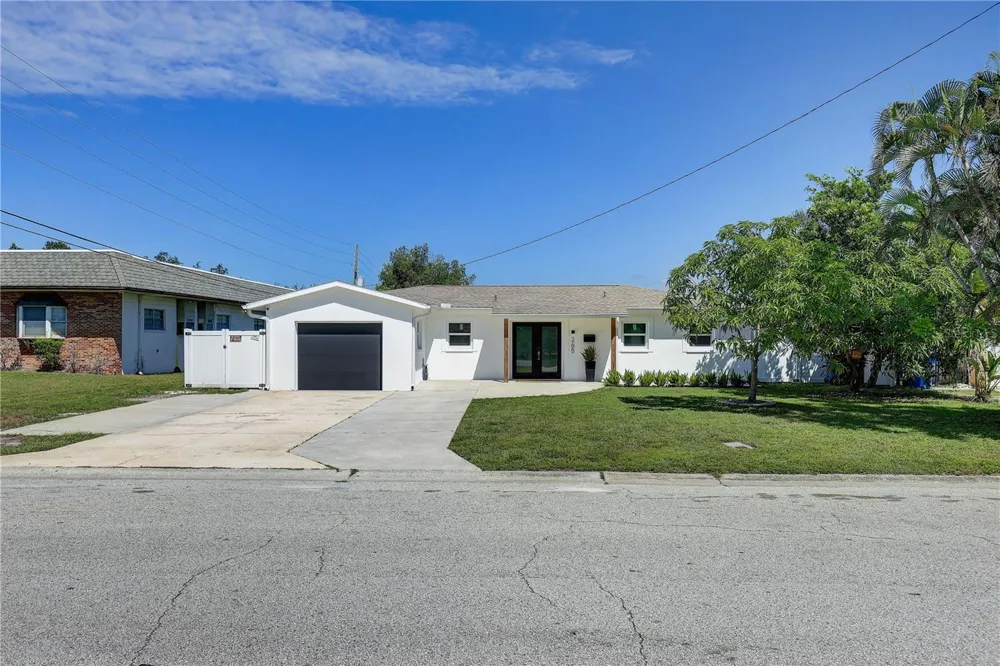 265 96TH AVENUE St Petersburg, FL 33702