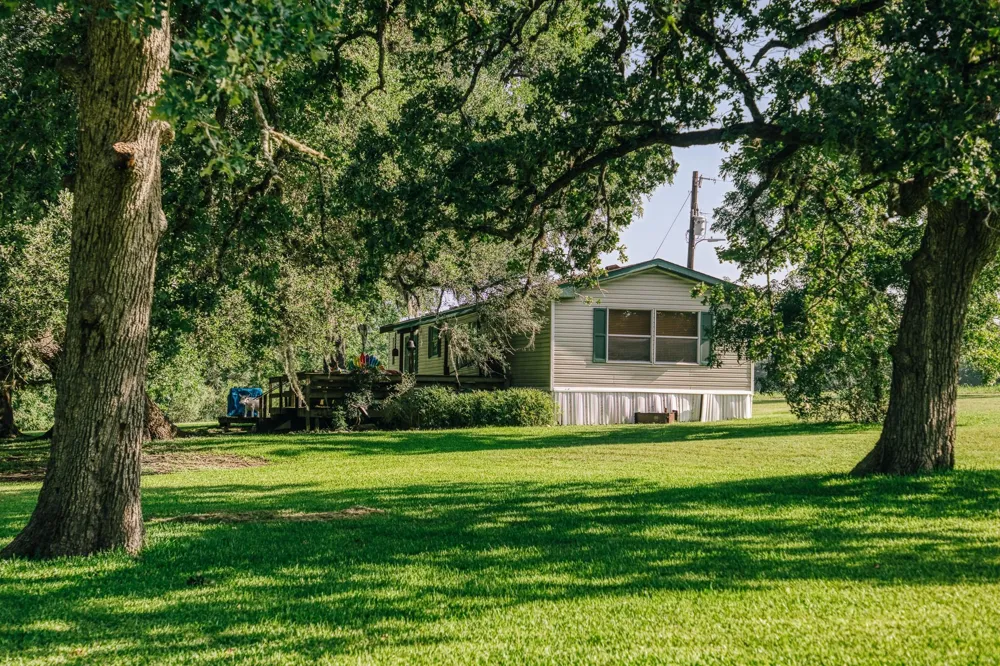 10671 Hidalgo Falls Rd Washington, TX 77880