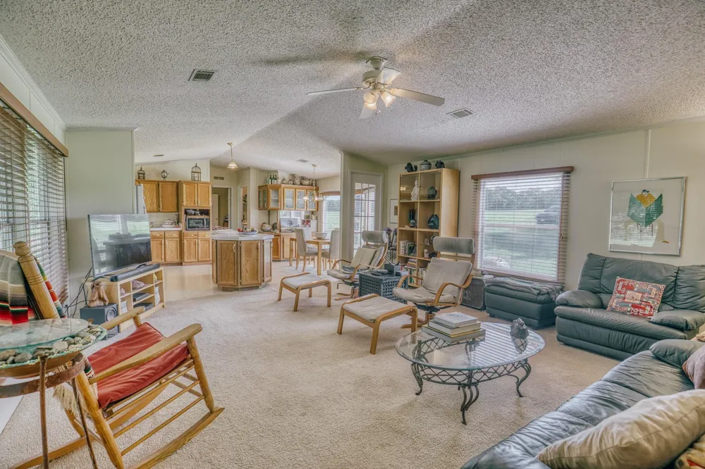10671 Hidalgo Falls Rd Washington, TX 77880
