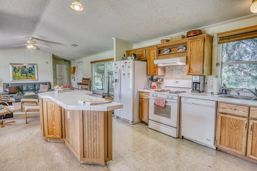 10671 Hidalgo Falls Rd Washington, TX 77880