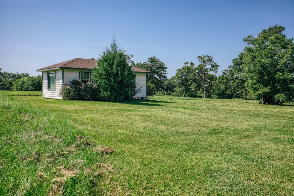 10671 Hidalgo Falls Rd Washington, TX 77880