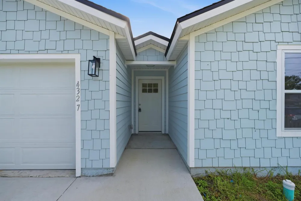 4327 Bessie Circle E Jacksonville, FL 32209