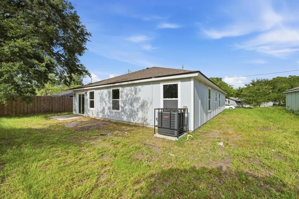 4327 Bessie Circle E Jacksonville, FL 32209