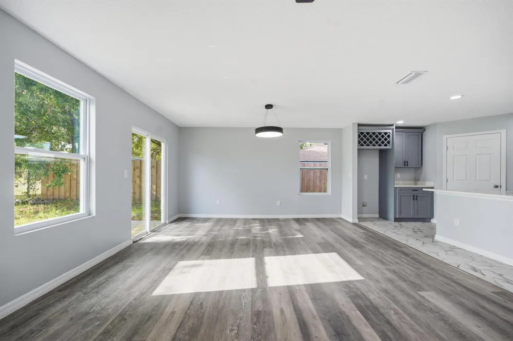 4327 Bessie Circle E Jacksonville, FL 32209