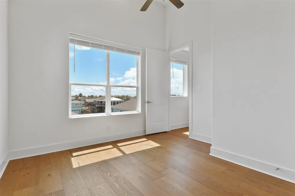 4006 Fort Bend Drive Galveston, TX 77554