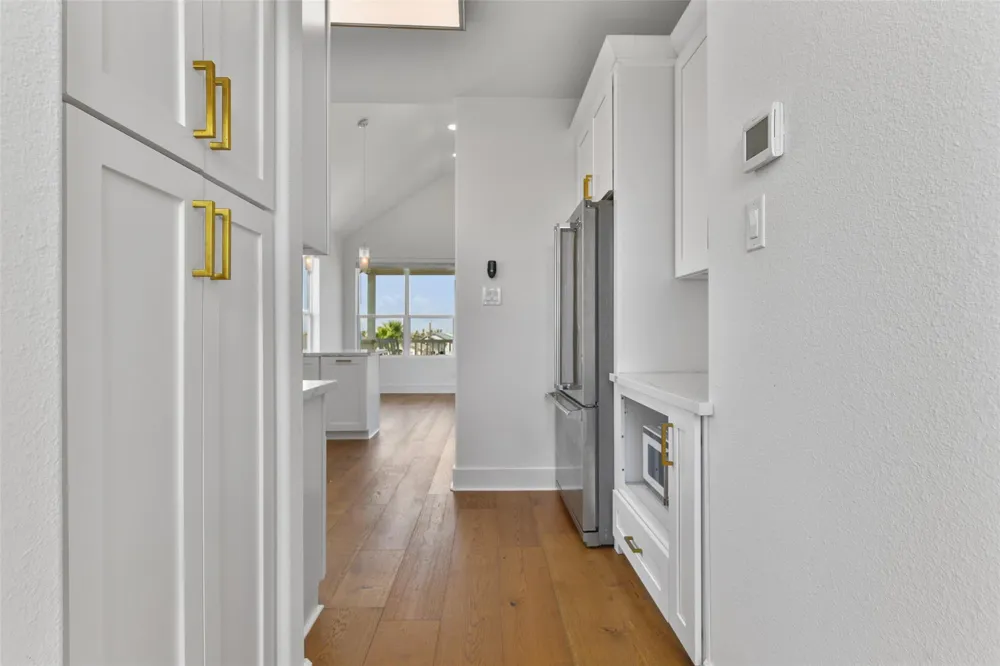4006 Fort Bend Drive Galveston, TX 77554