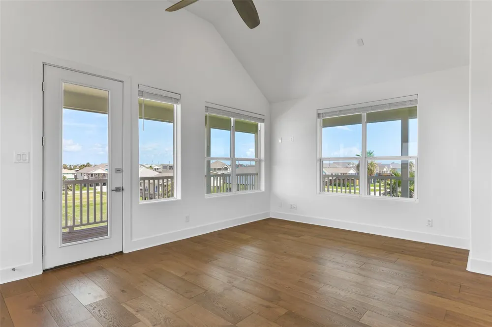 4006 Fort Bend Drive Galveston, TX 77554