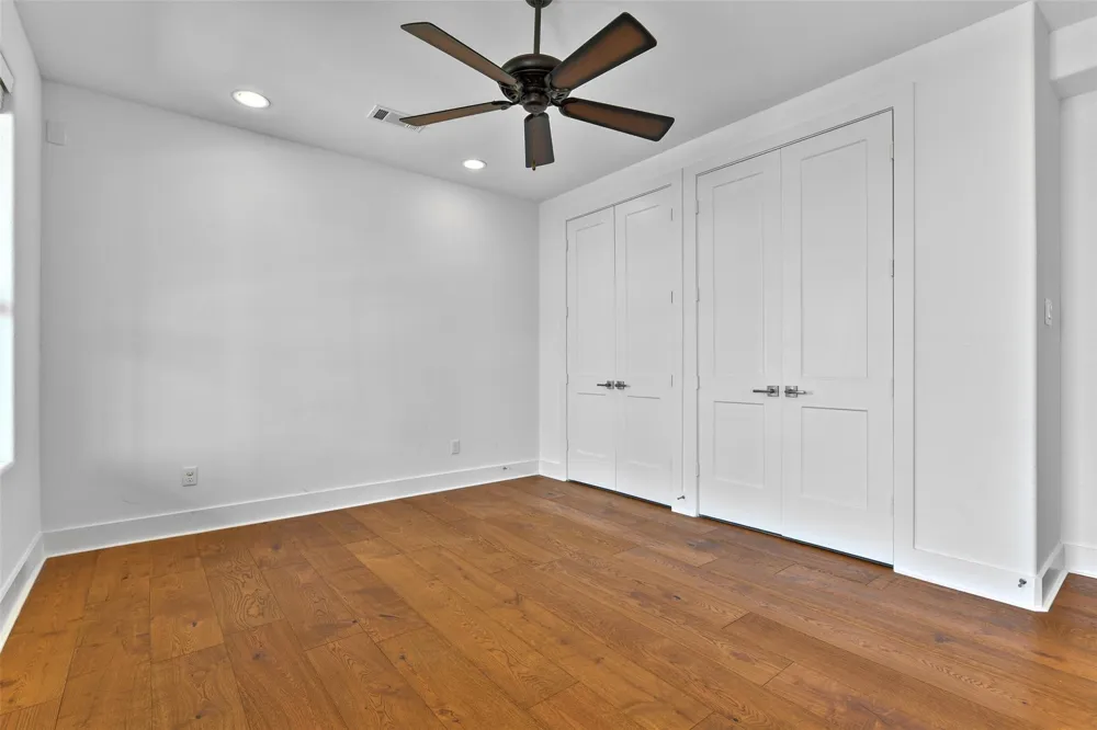 4006 Fort Bend Drive Galveston, TX 77554