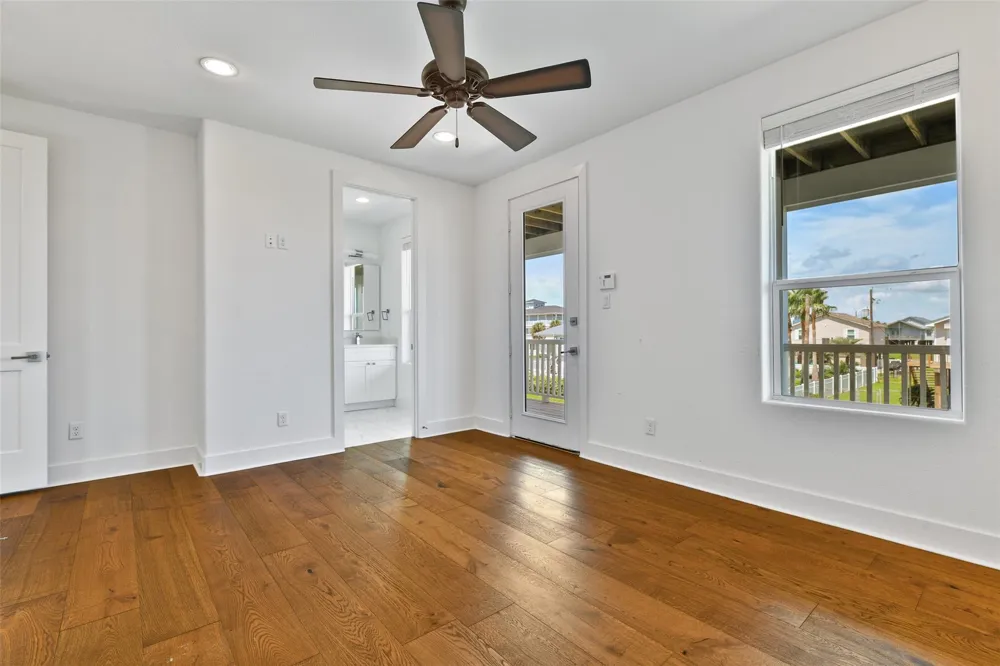 4006 Fort Bend Drive Galveston, TX 77554