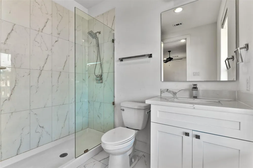 4006 Fort Bend Drive Galveston, TX 77554