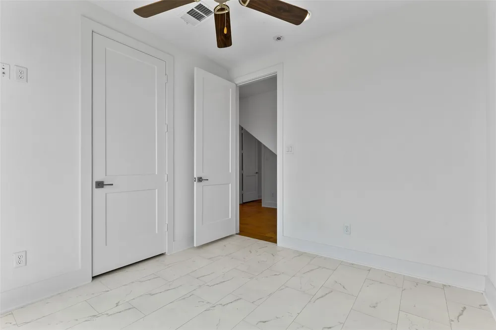 4006 Fort Bend Drive Galveston, TX 77554