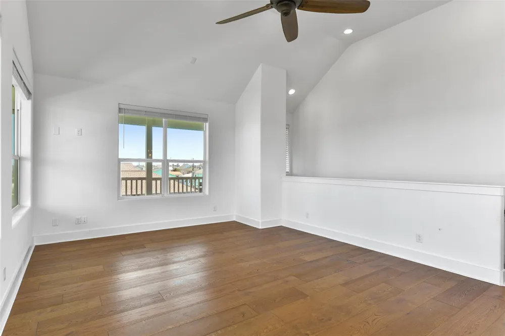 4006 Fort Bend Drive Galveston, TX 77554