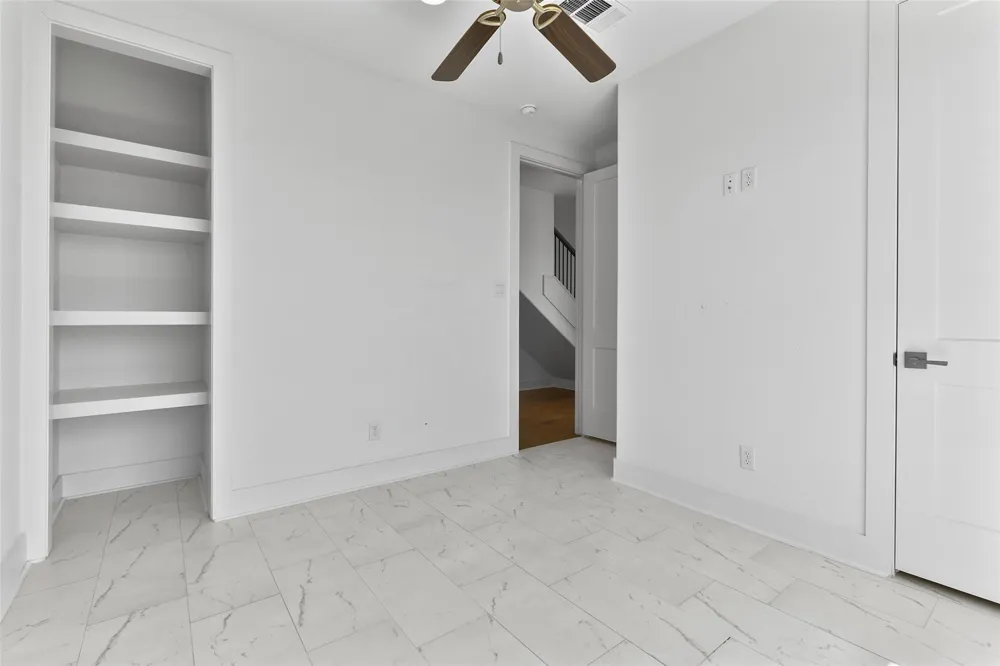4006 Fort Bend Drive Galveston, TX 77554