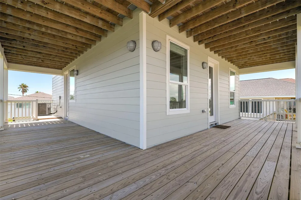 4006 Fort Bend Drive Galveston, TX 77554