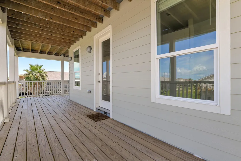 4006 Fort Bend Drive Galveston, TX 77554