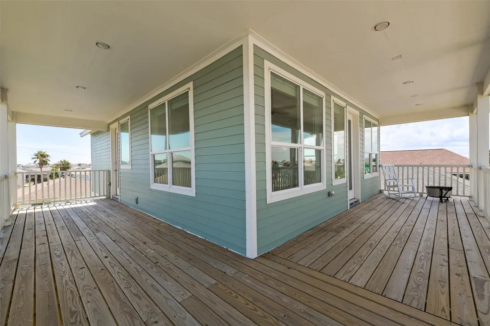 4006 Fort Bend Drive Galveston, TX 77554