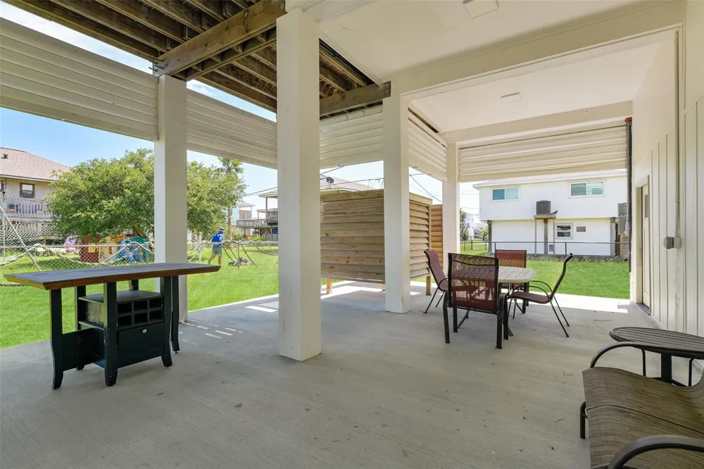 4006 Fort Bend Drive Galveston, TX 77554
