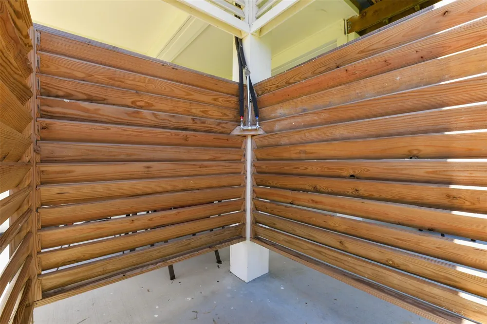 4006 Fort Bend Drive Galveston, TX 77554