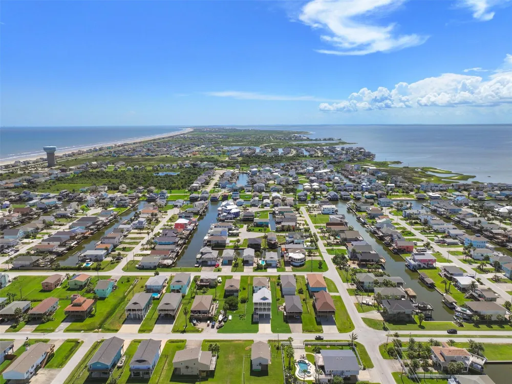 4006 Fort Bend Drive Galveston, TX 77554