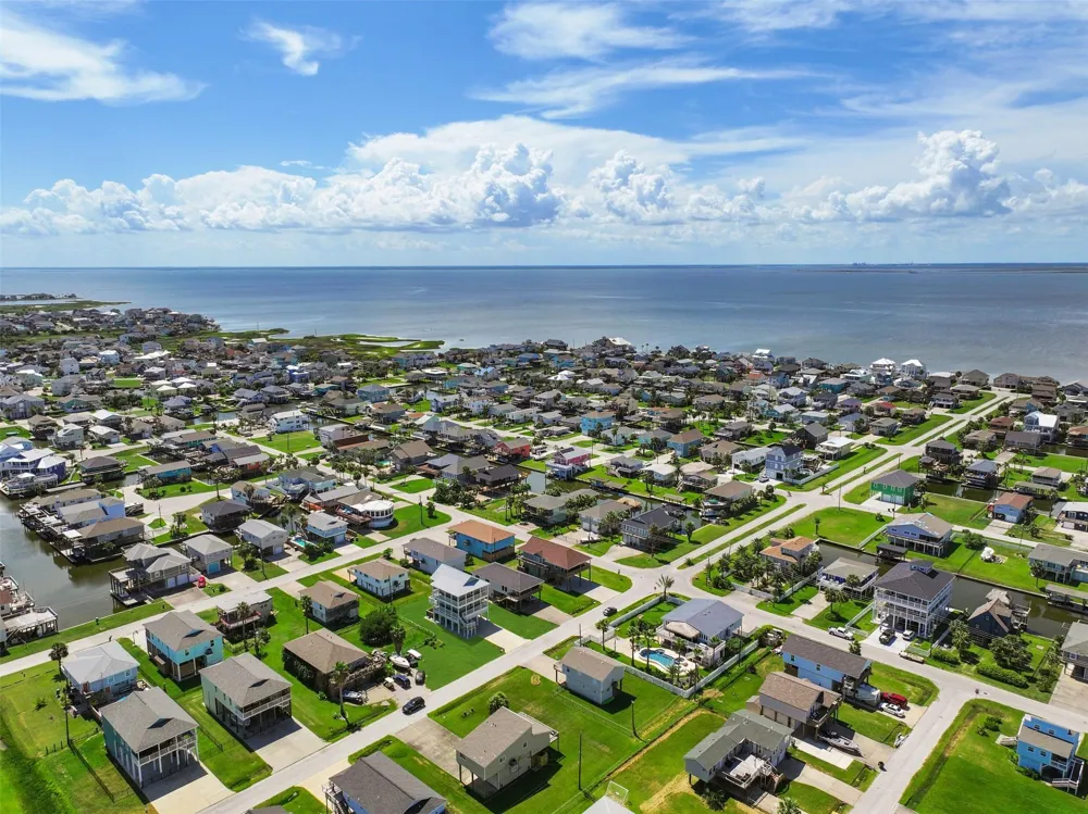 4006 Fort Bend Drive Galveston, TX 77554