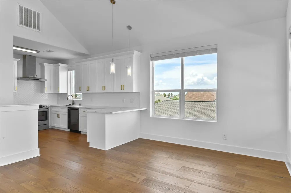 4006 Fort Bend Drive Galveston, TX 77554