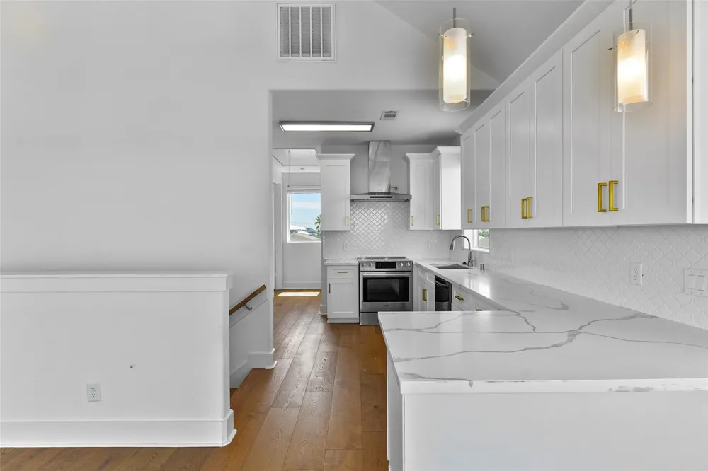 4006 Fort Bend Drive Galveston, TX 77554
