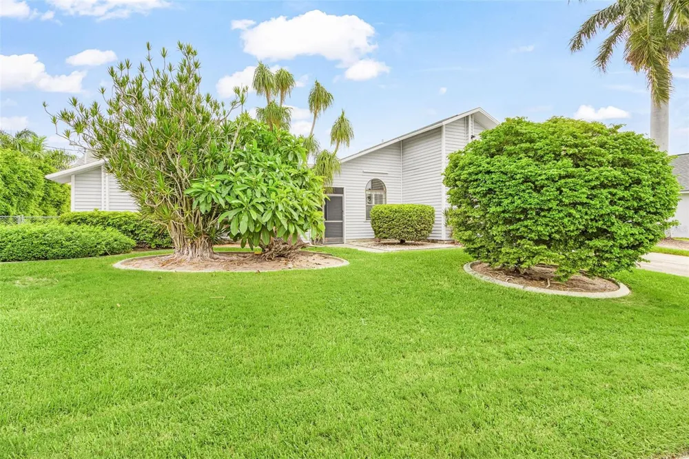 4903 SW 11TH PLACE Cape Coral, FL 33914